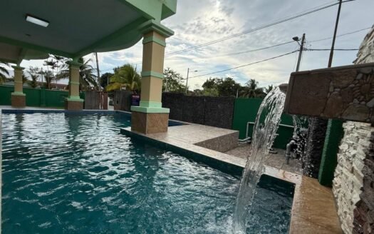 Aqua Blue Wave Villa