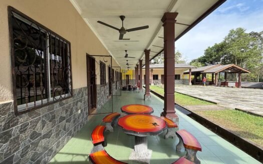 Astra Orchard Villa Homestay