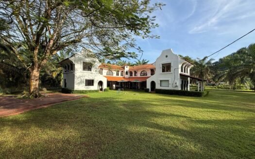 Holistay Forest Villa