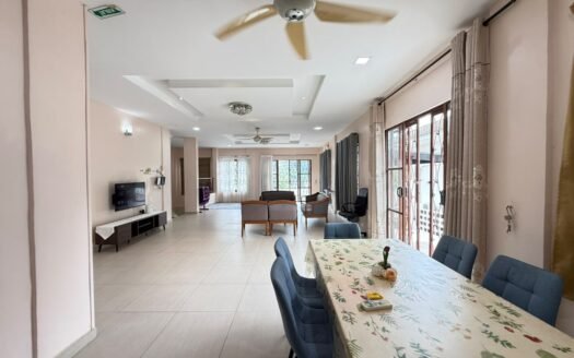 Nur Bougainvillea Homestay